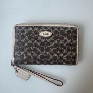 Coach Black and Cream Signature Wristlet